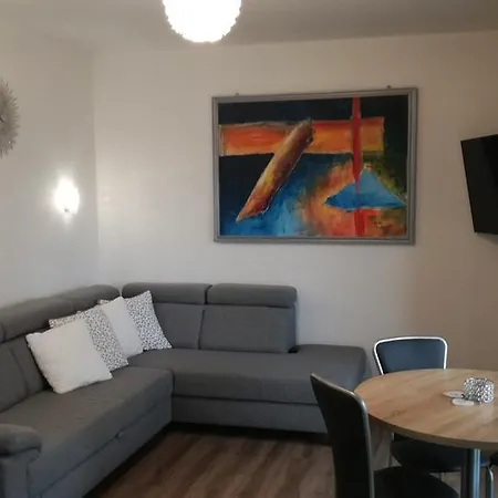 Apartament Krysztalowy - Osiedle Piec Morz Lägenhet *